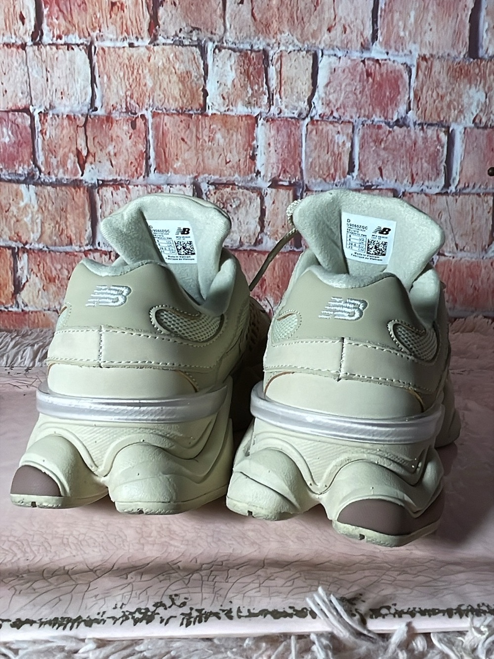 New Balance 9060 - Picture 4 of 7